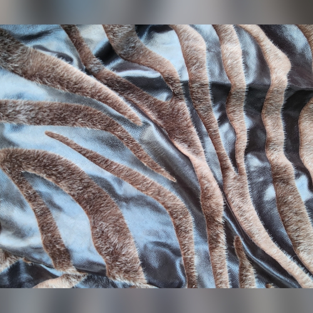 Furry Animal Print High Waisted Small Twirl Faux Leather Skirt - Picture 7 of 10